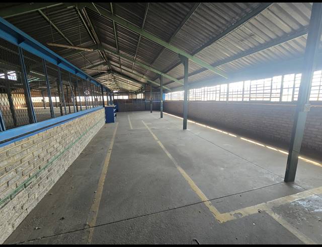 2,743M² WAREHOUSE TO LET IN ANDERBOLT
